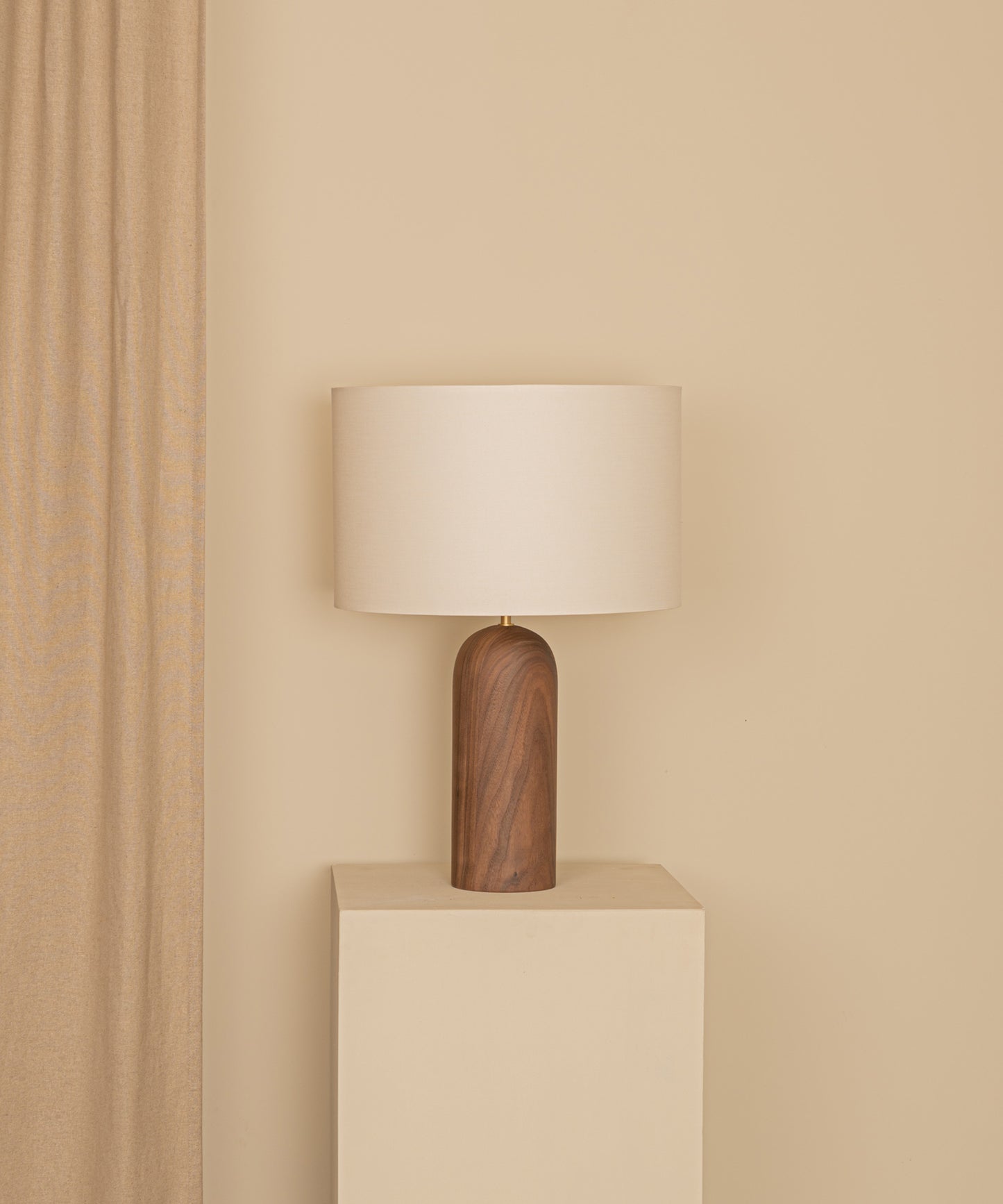 Pura Table Lamp
