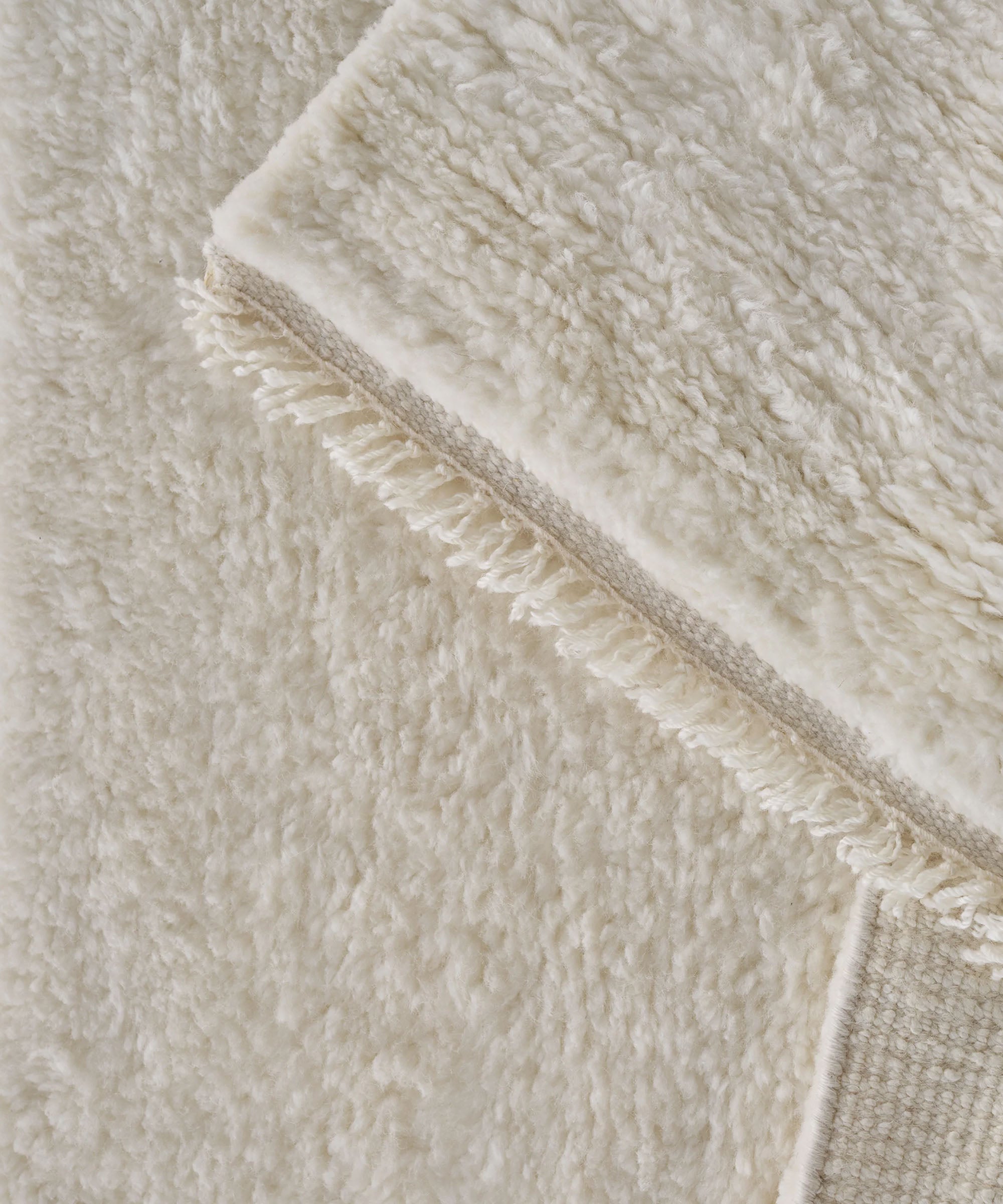 Soft Savannah Rug in White