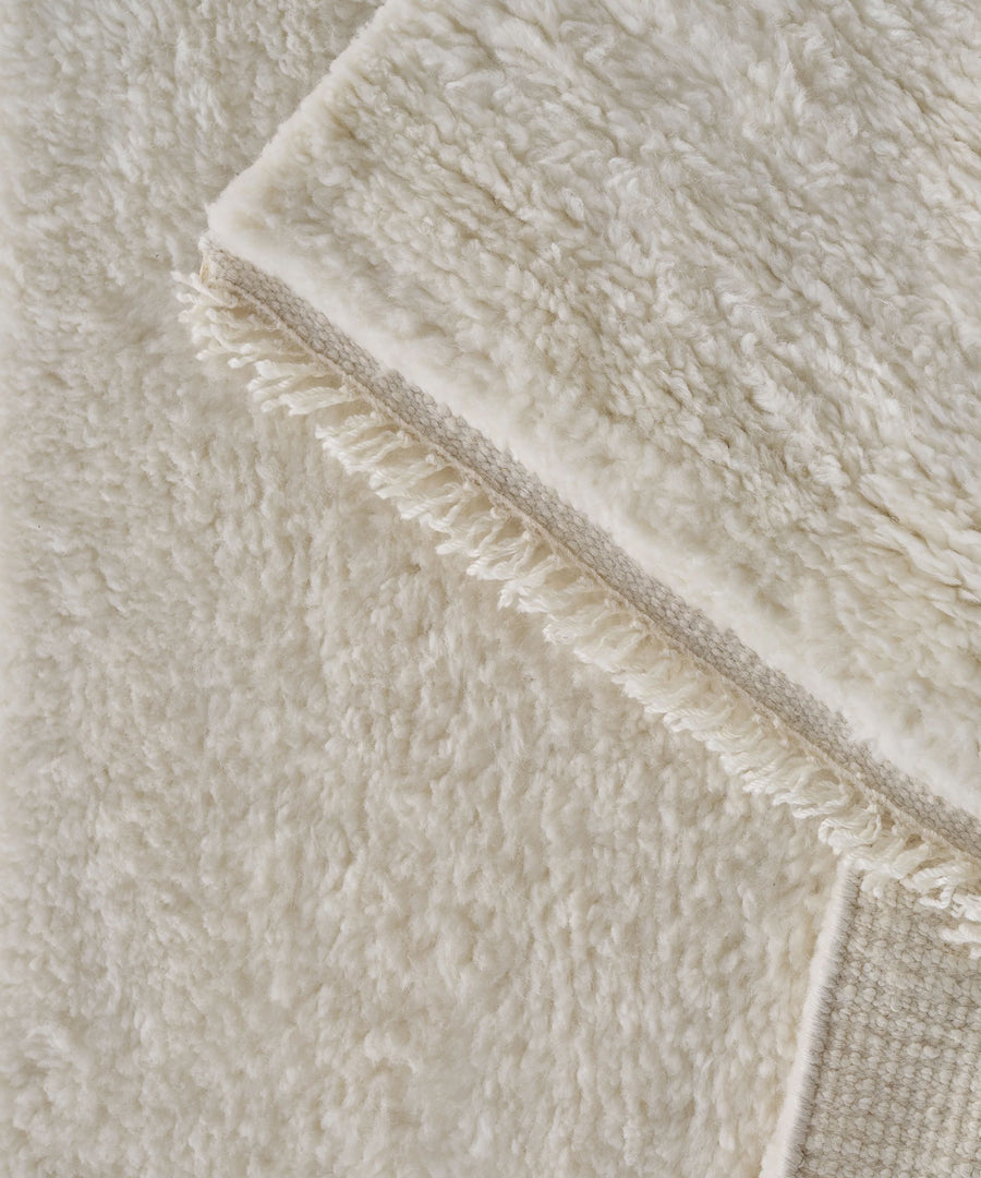 Soft Savannah Rug in White