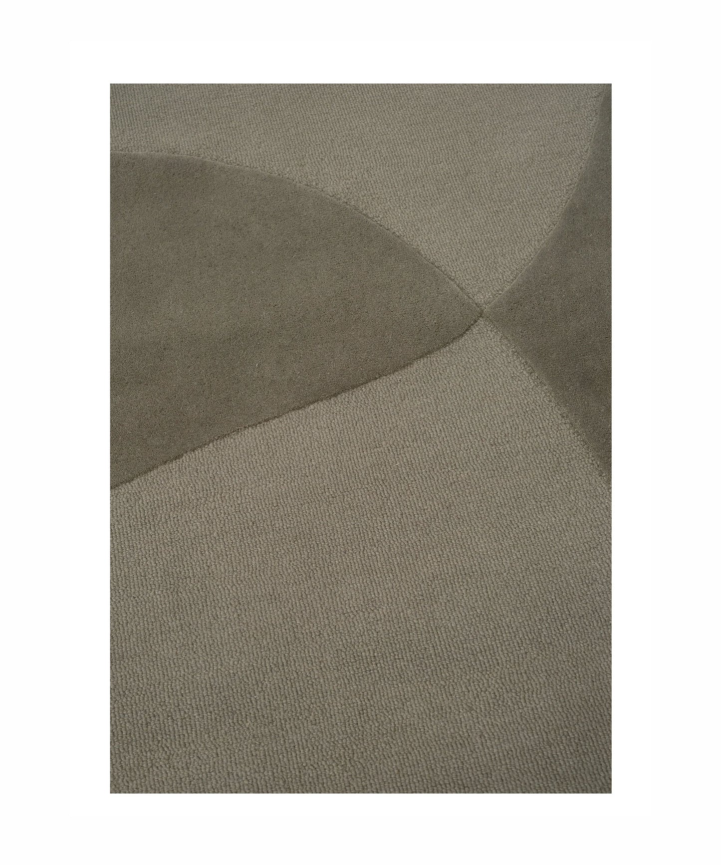 Split Plains Rug in Moss