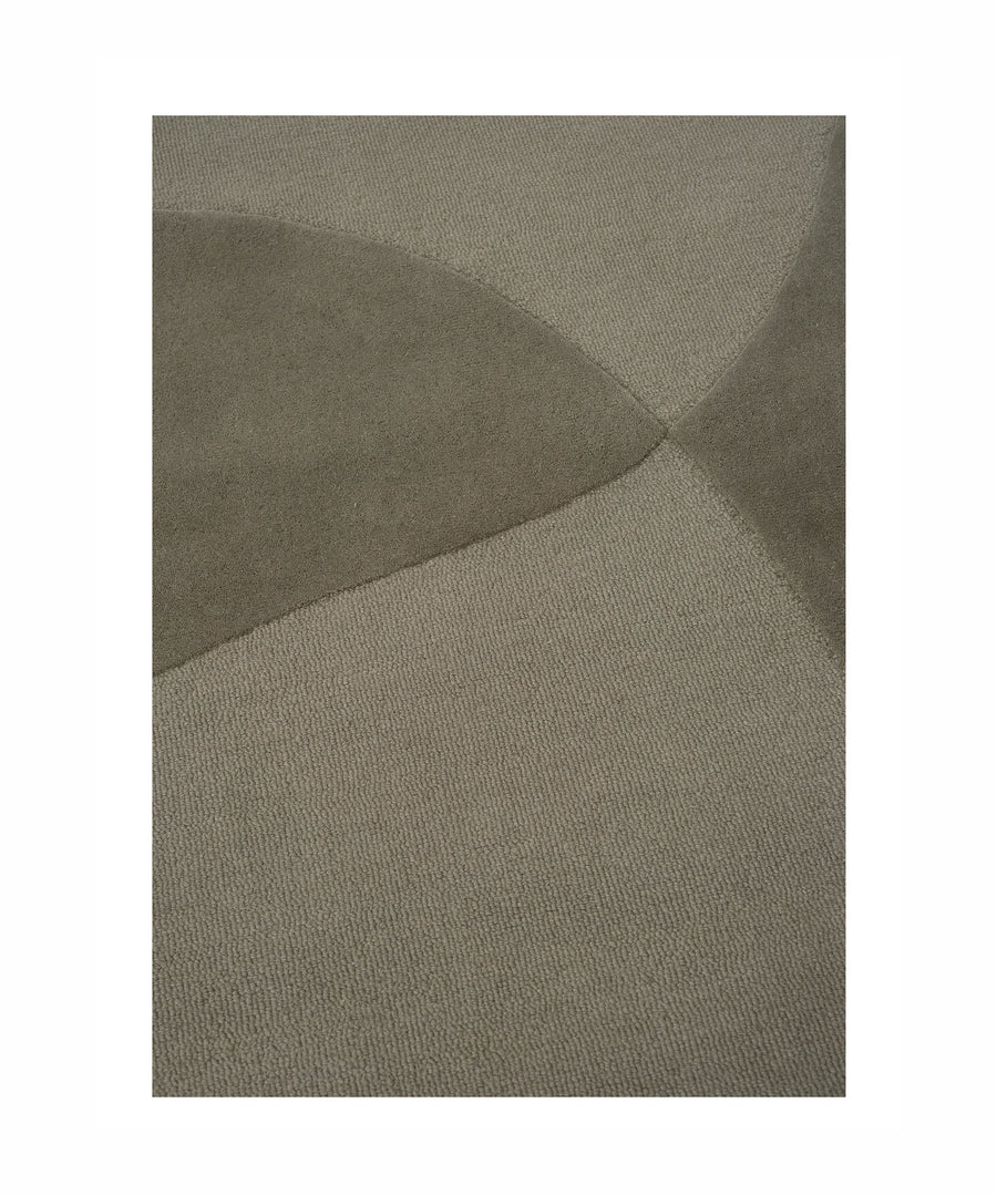 Split Plains Rug in Moss