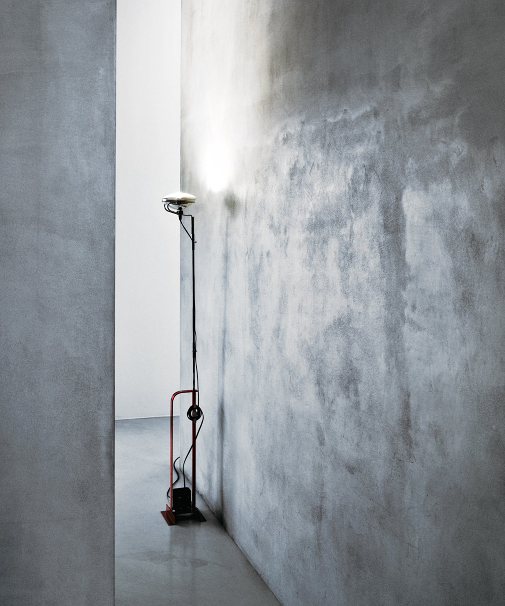 Toio Floor Lamp by Flos | Luxury | TRNK