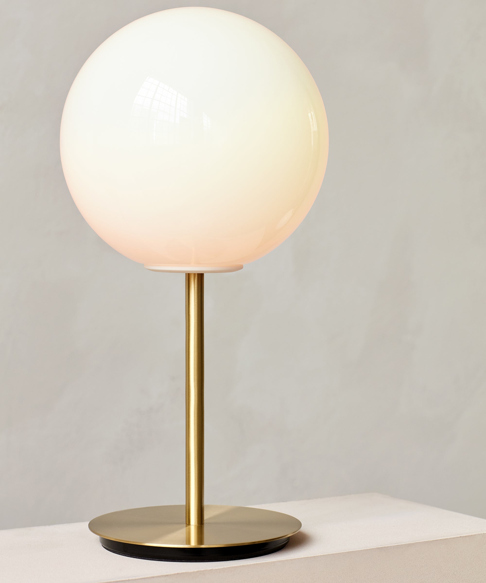 TR Bulb Table Lamp