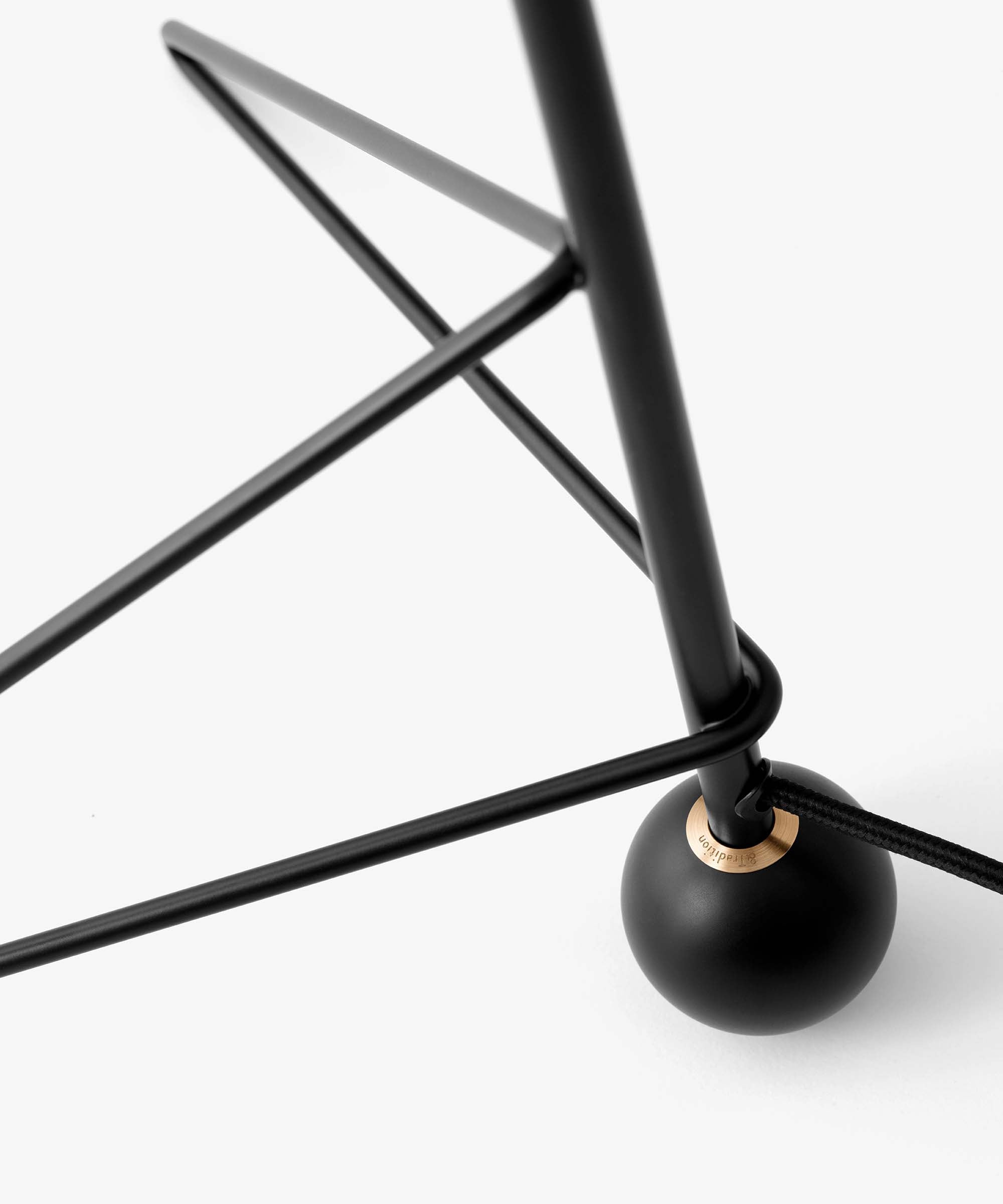 Tripod Table Lamp HM9