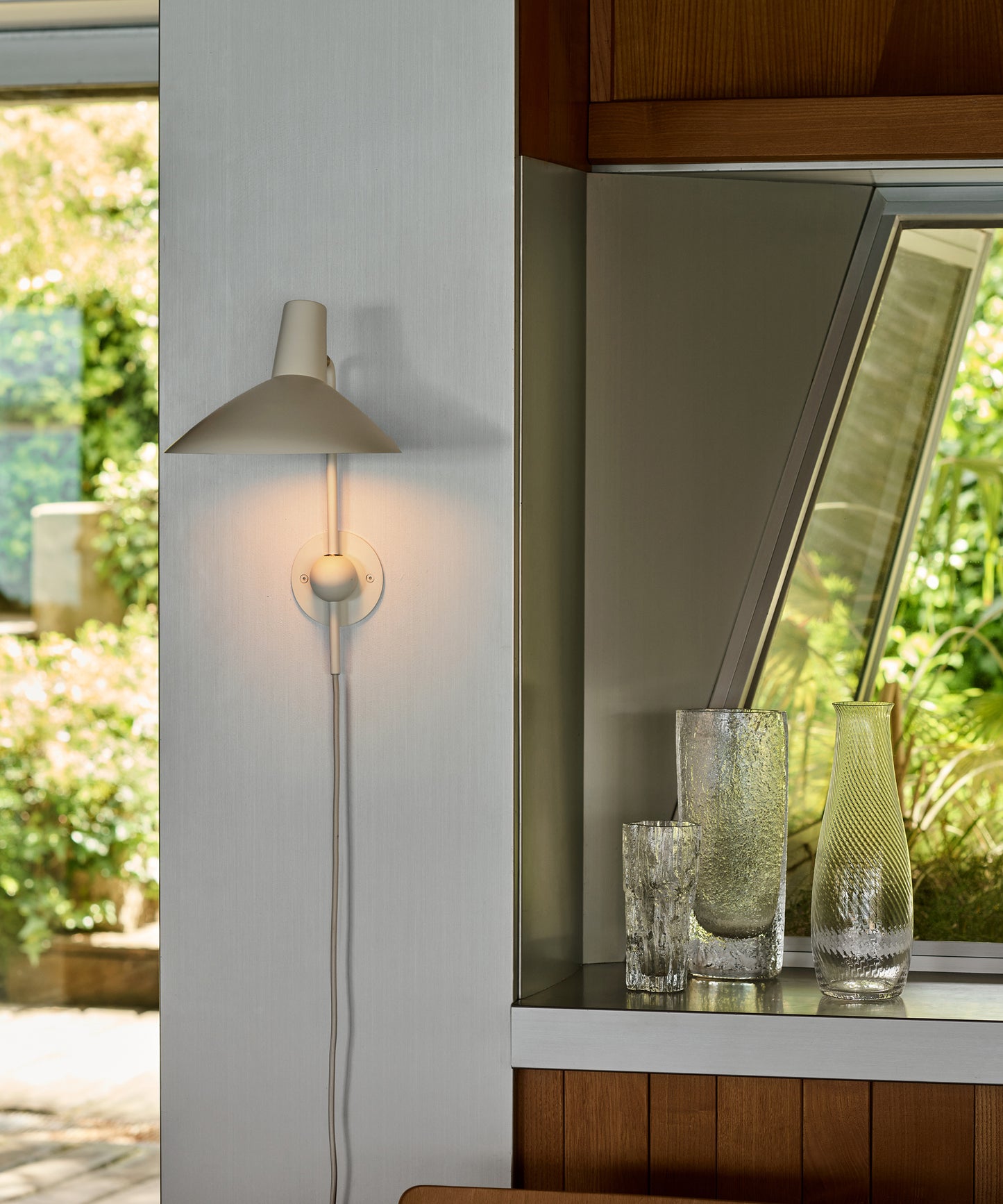 Tripod Wall Lamp HM12