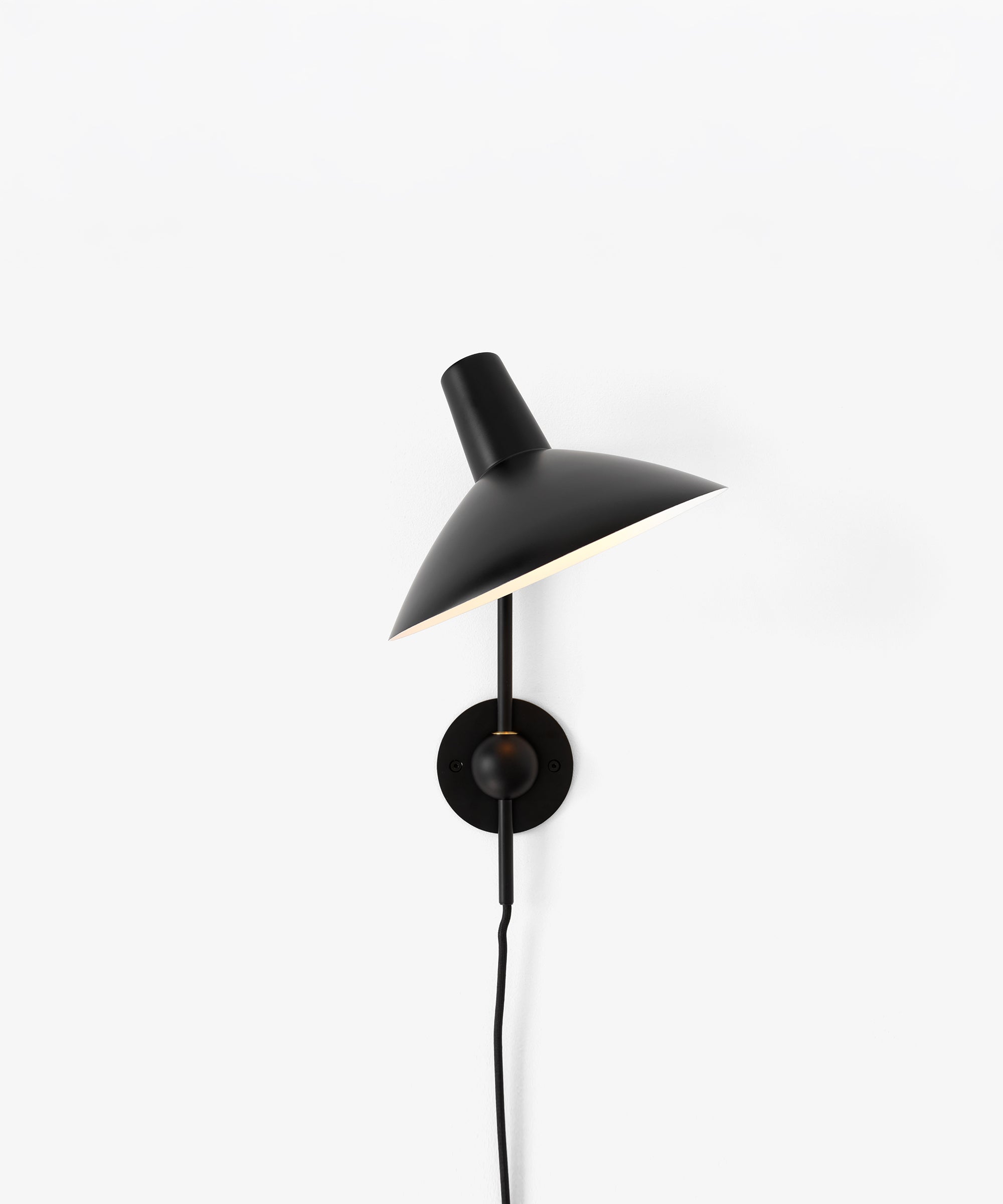 Tripod Wall Lamp HM12