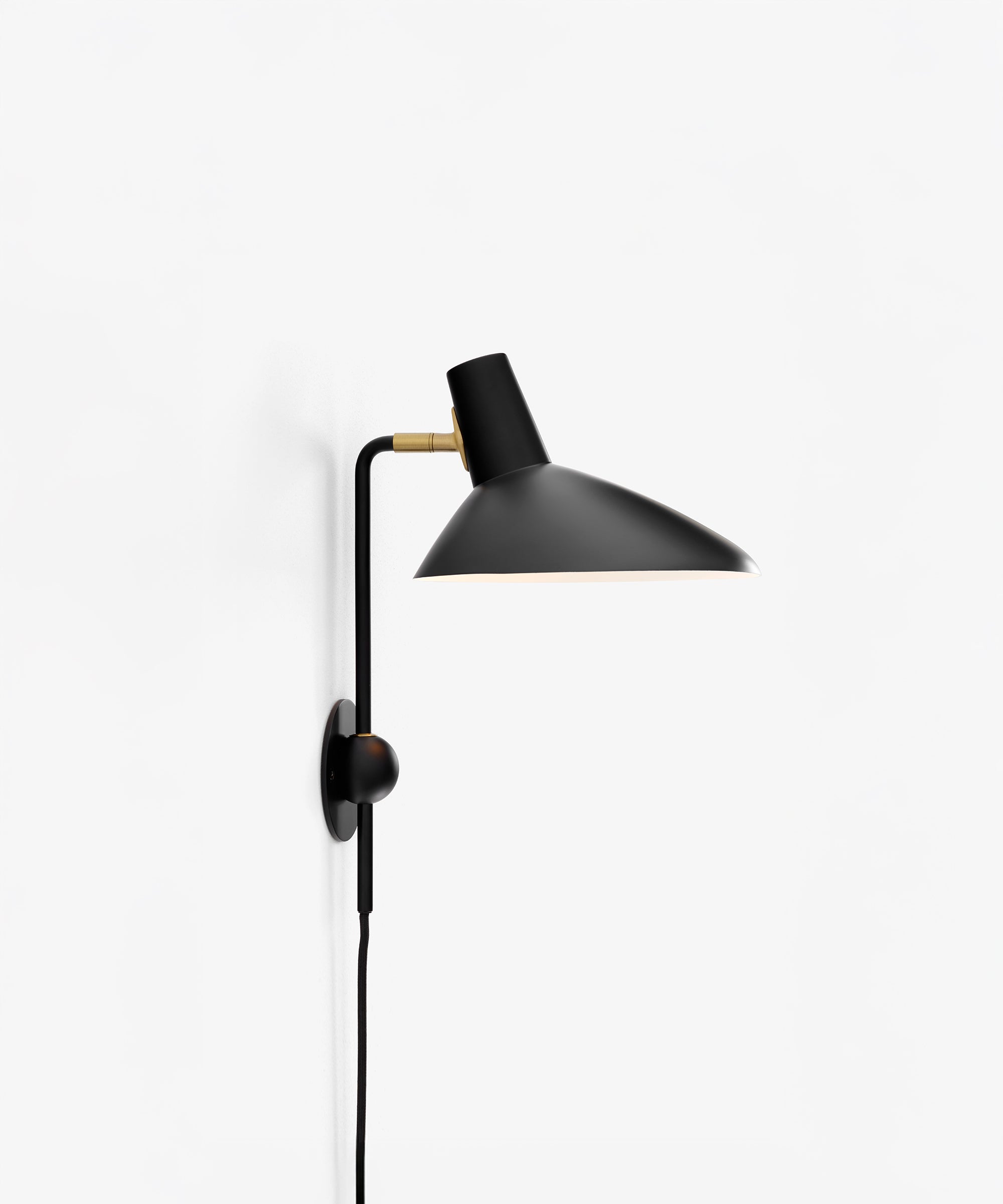 Tripod Wall Lamp HM12