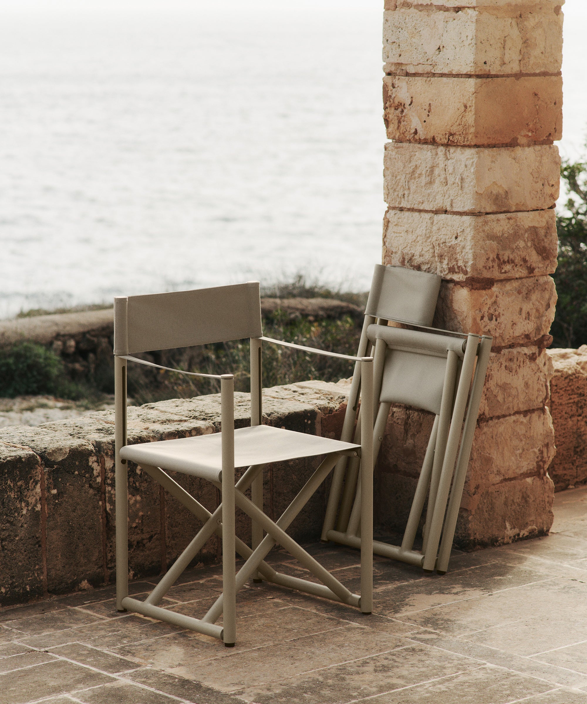 Voya Folding Chair