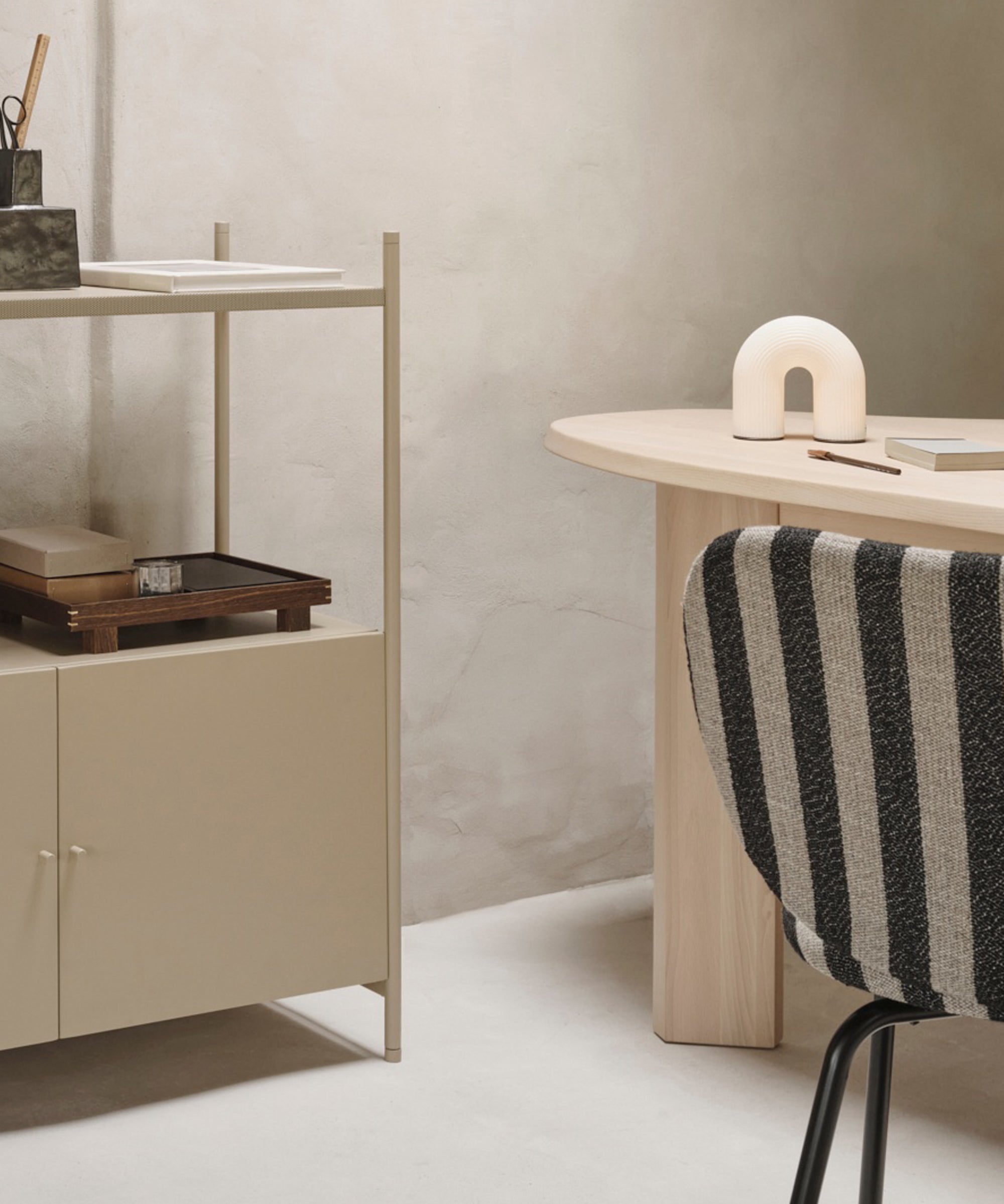 Vuelta Portable Lamp