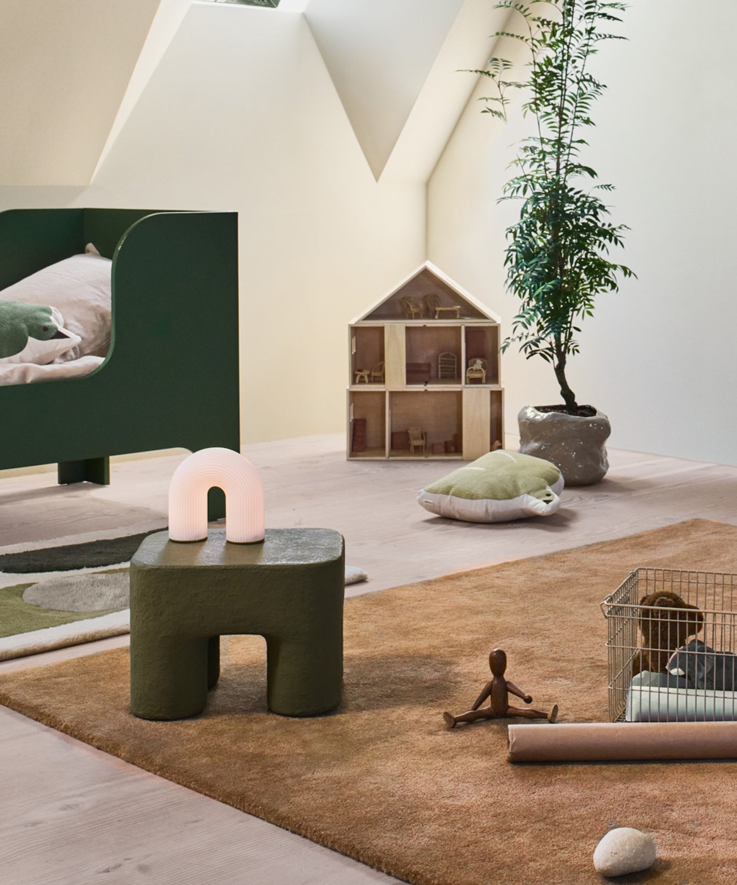 Vuelta Portable Lamp