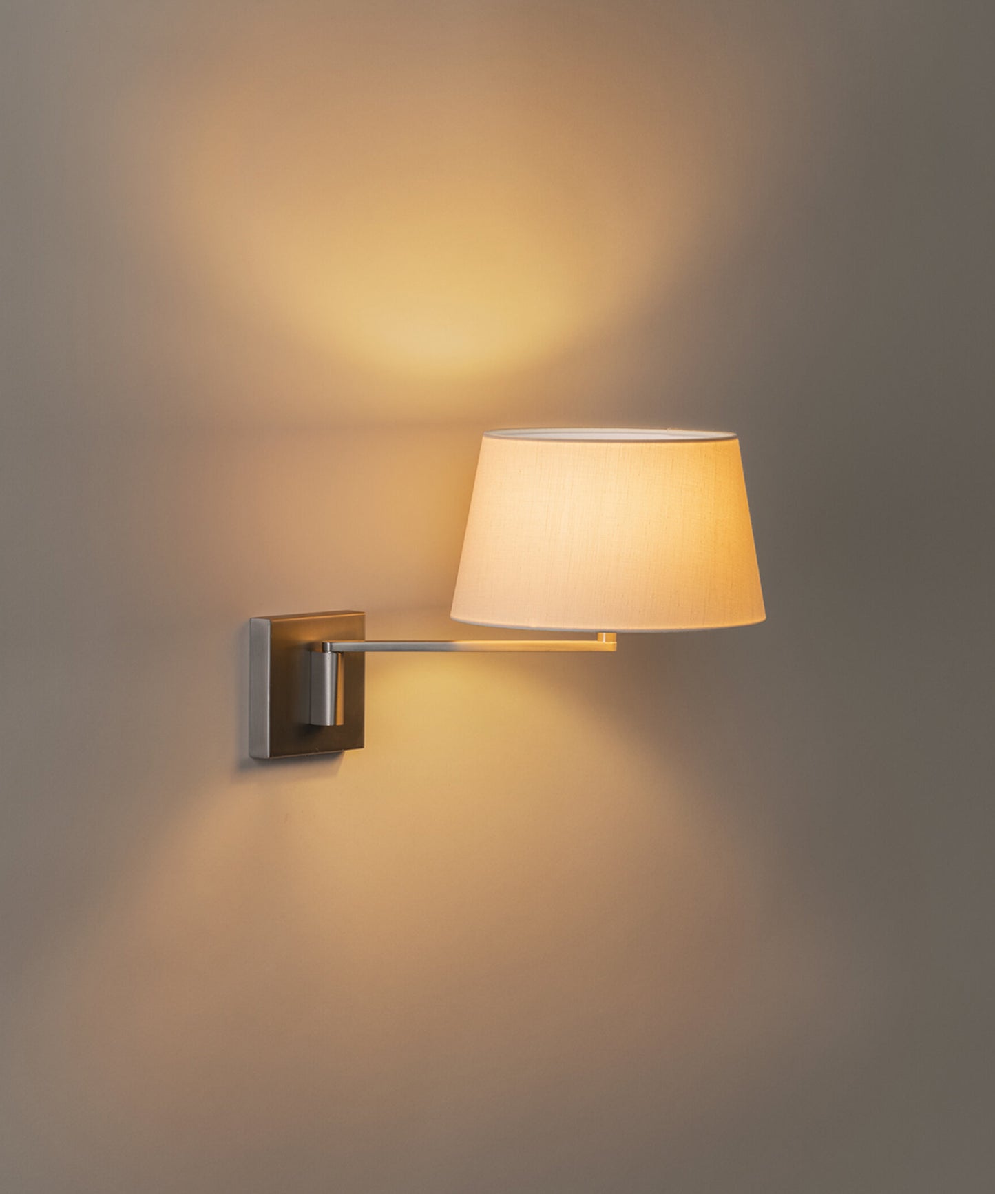 Americana Wall Lamp