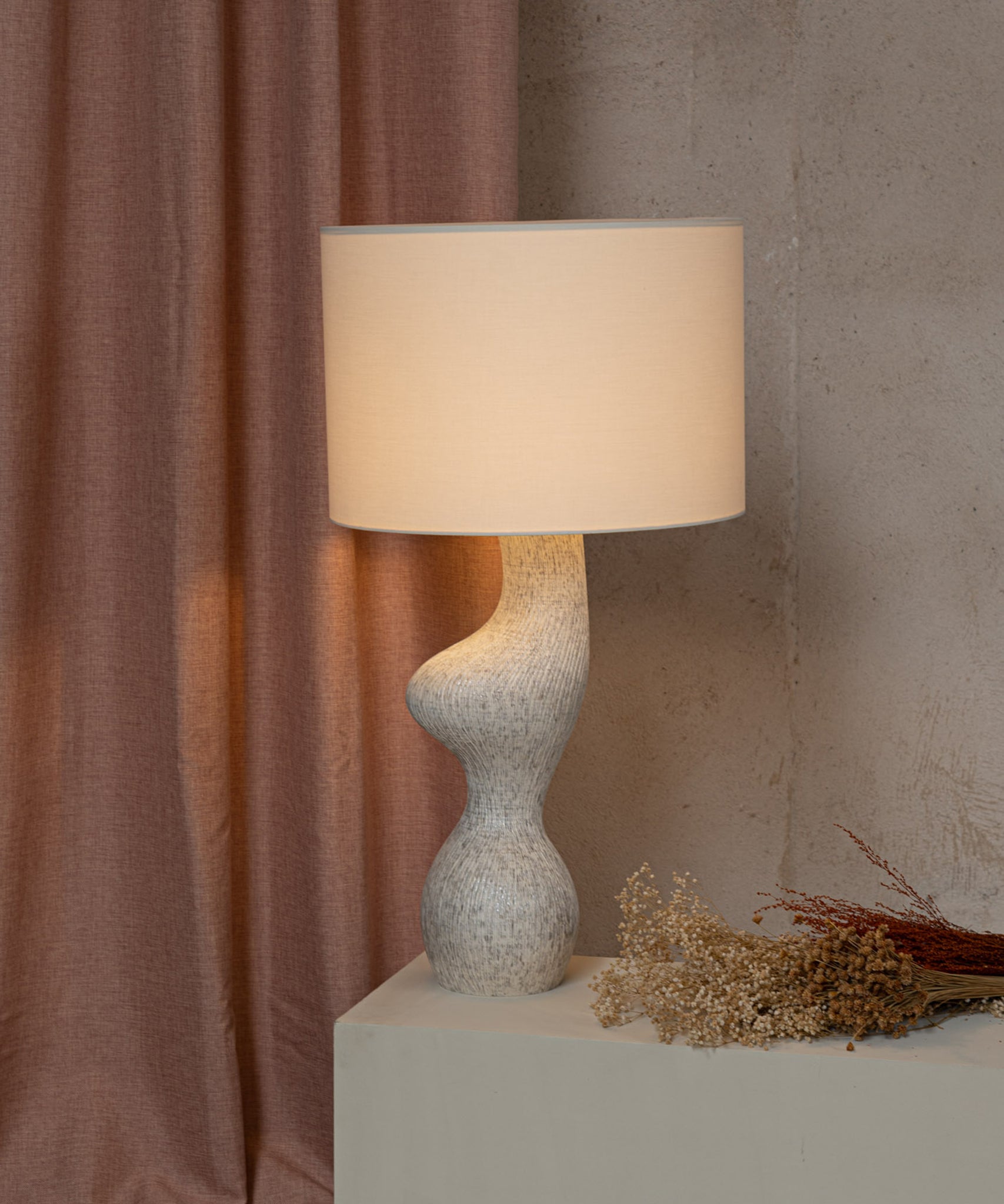 Venuso Table Lamp